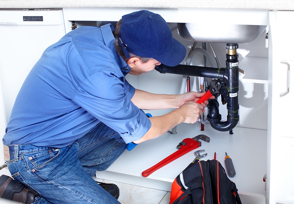 Benefits-Of-Hiring-A-Professional-Plumber-As-Opposed-To-Trying-DIY-Plumbing-Repairs-_-Golden-Valley,-AZ