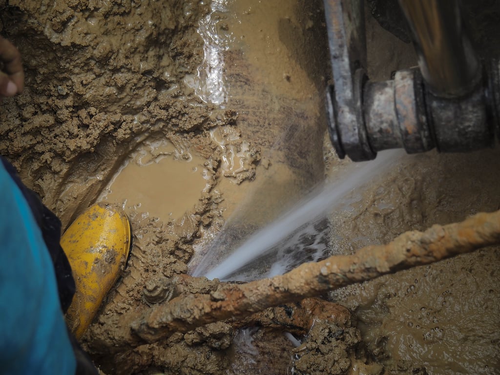 Recognizing the Symptoms of a Damaged Water Line