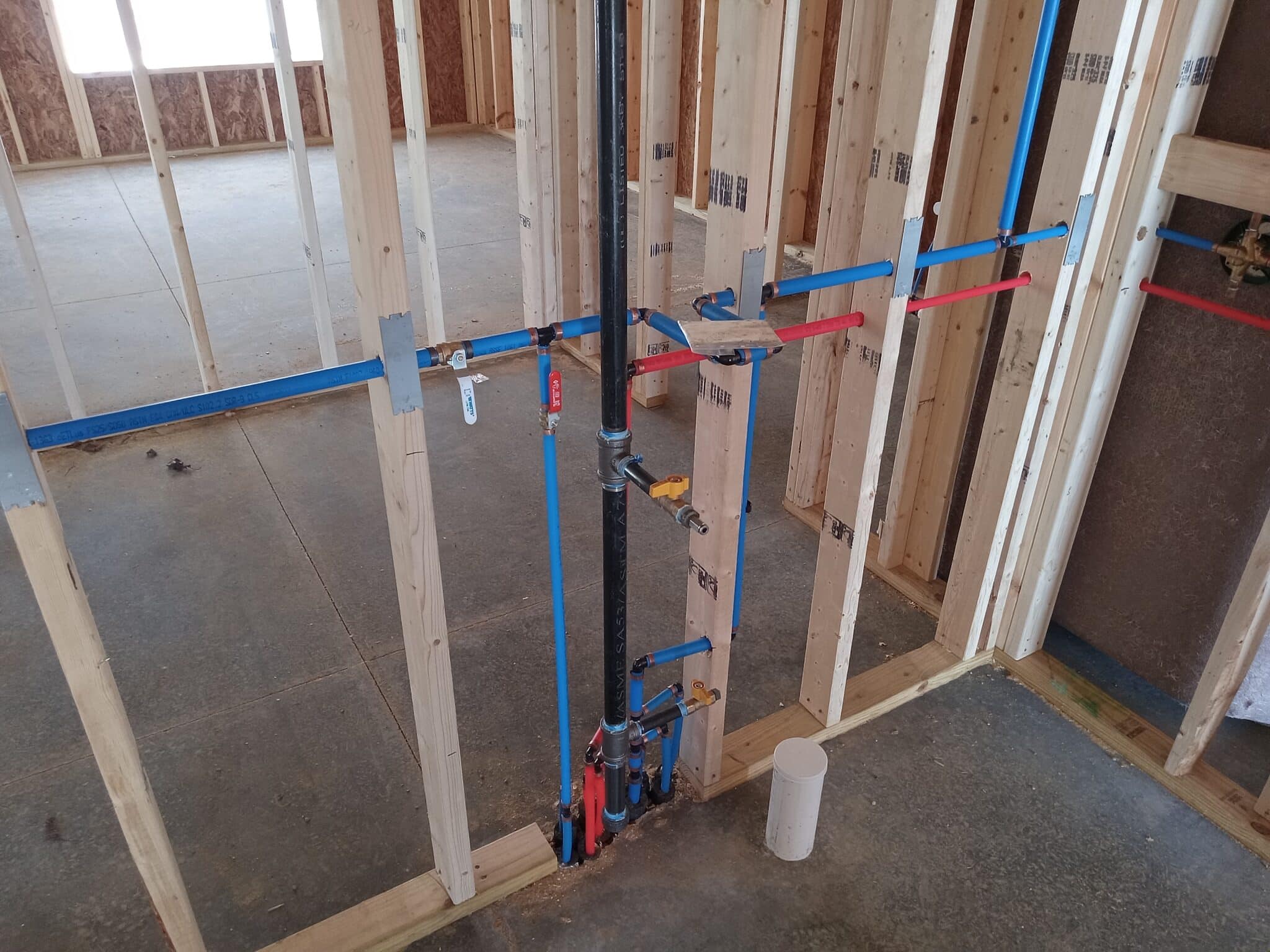Home building installation PEX pipes, PEX Plumbing.